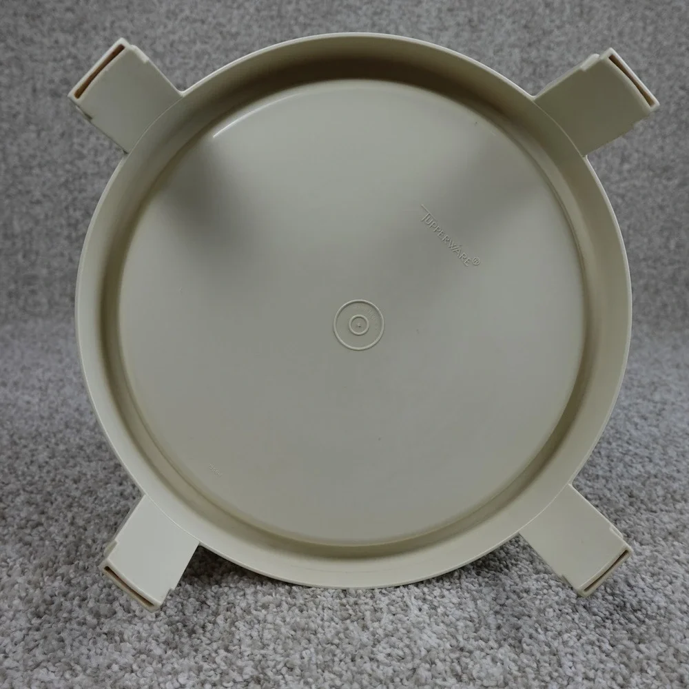 Tupperware Divide-A-Rack Pie and Cake Stacker Tray Almond Cream 1866-7
